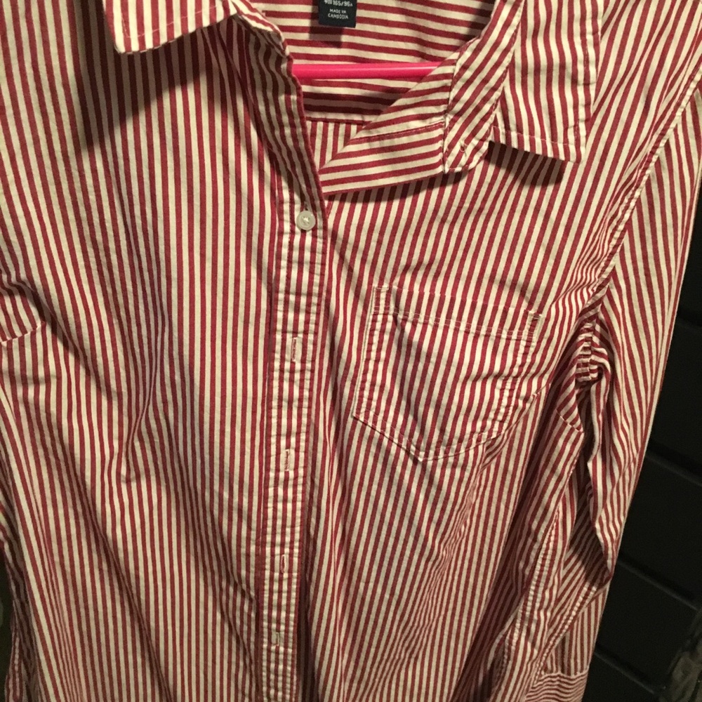 GAP Women’s R/W pinstripe button down- Boyfriend